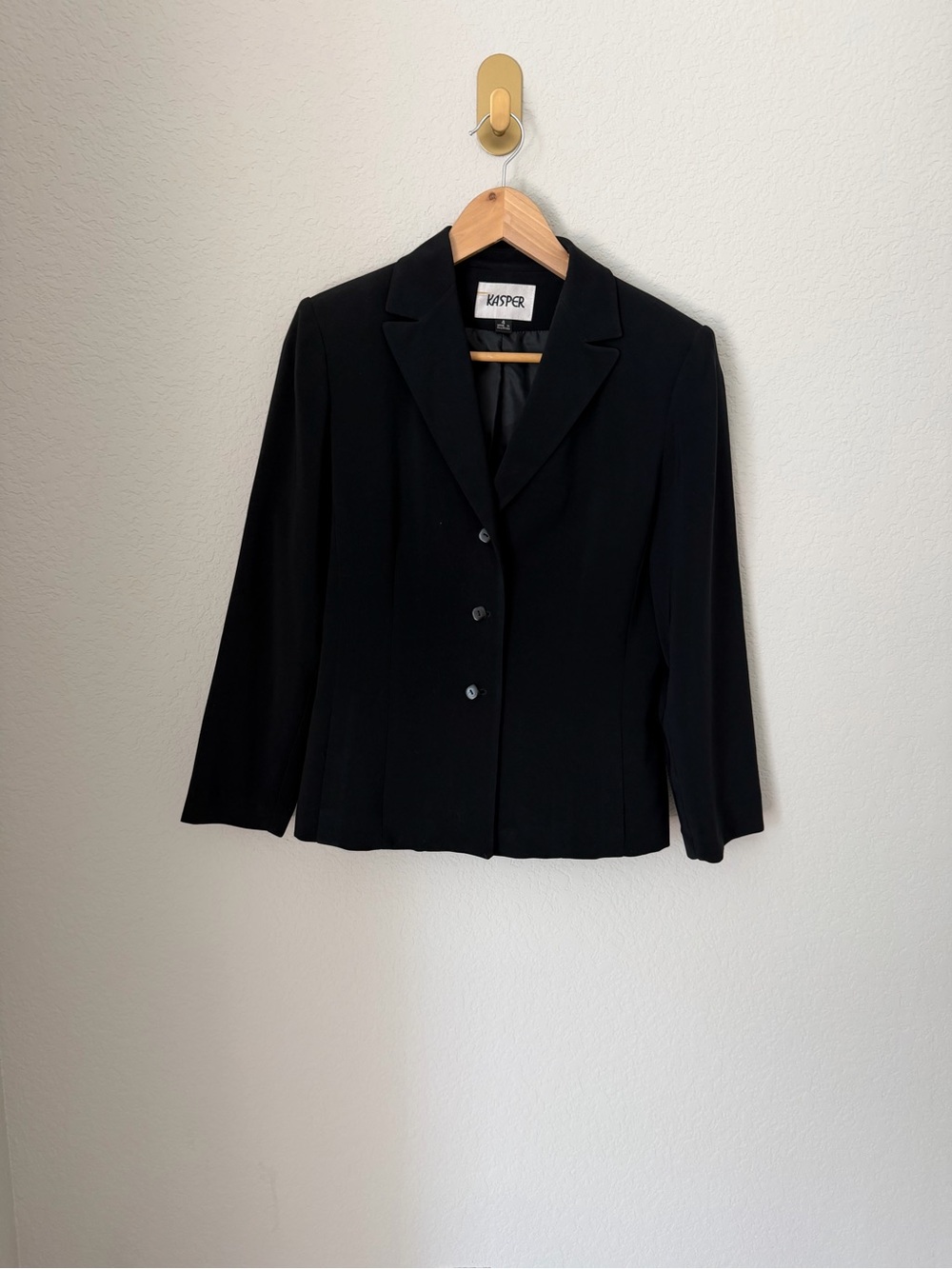 Kasper Women’s Black Tailored Three Button Blazer Size 4 - Picture 2 of 9
